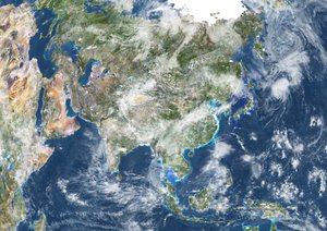 Asia con cobertura de nubes, imagen satelital en color verdadero de Unknown